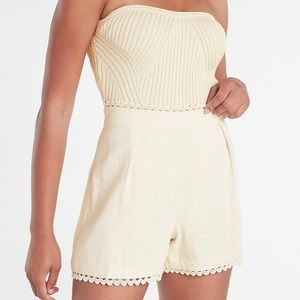NWOT Express High Waisted Linen-Blend Eyelet Lace Trim Shorts - 00 - cream